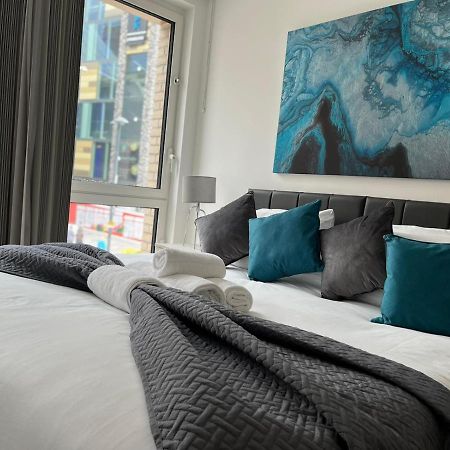 Spacious, Bright & Modern 1 & 2 Bed Apartments At Sligo House - Central Watford Watford  Exteriér fotografie