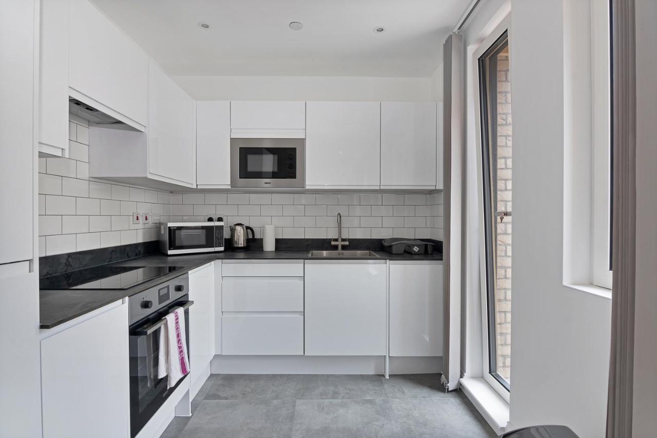 Spacious, Bright & Modern 1 & 2 Bed Apartments At Sligo House - Central Watford Watford  Exteriér fotografie