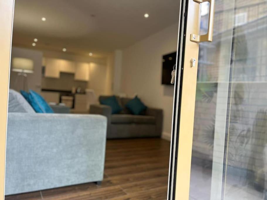 Spacious, Bright & Modern 1 & 2 Bed Apartments At Sligo House - Central Watford Watford  Exteriér fotografie