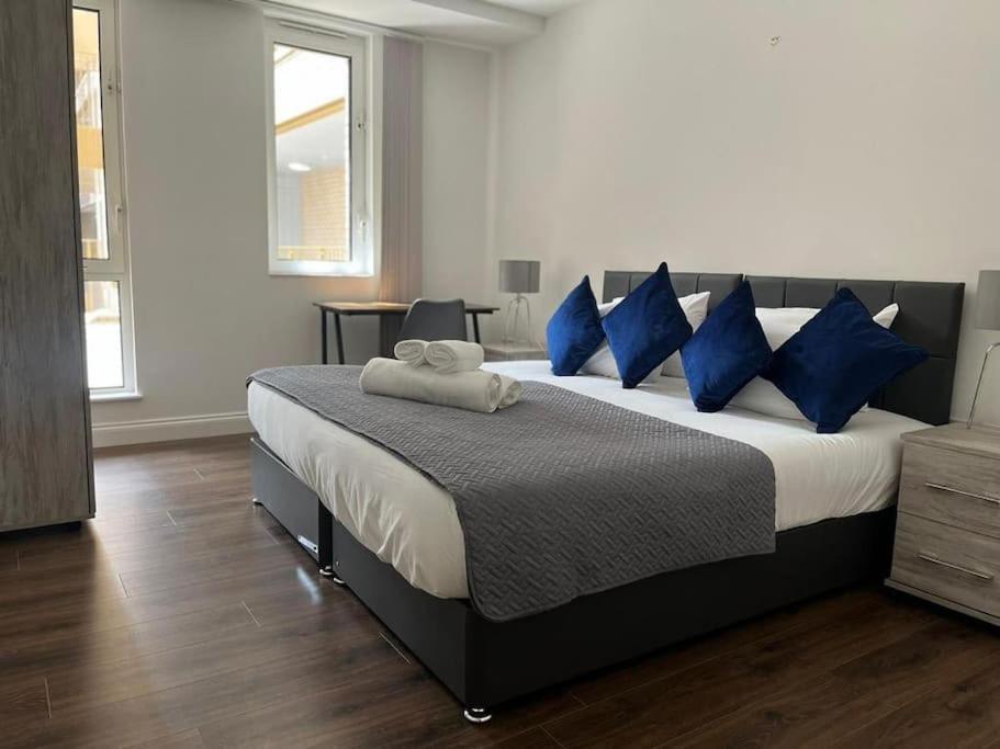 Spacious, Bright & Modern 1 & 2 Bed Apartments At Sligo House - Central Watford Watford  Exteriér fotografie